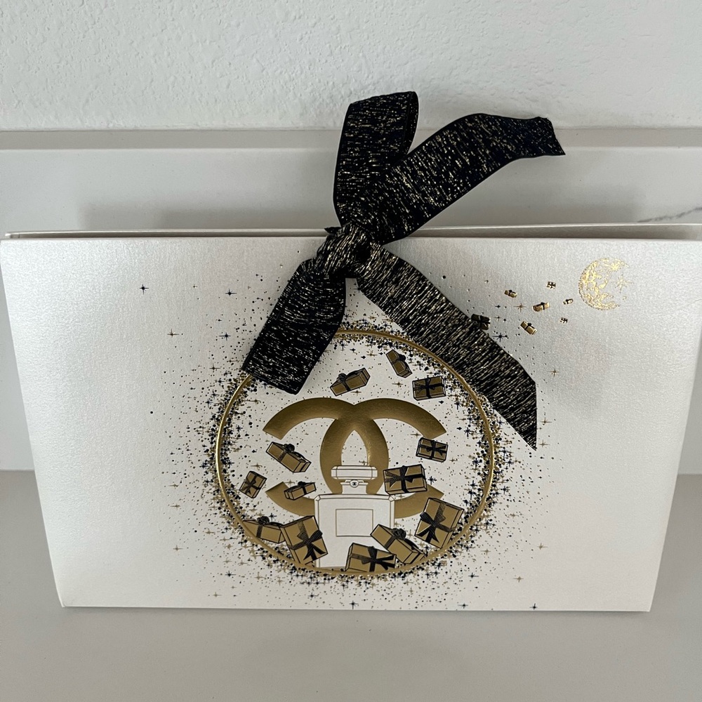 CHANEL BEAUTY LIMITED EDITION ENVELOPE GIFT Box/Bag⭐️